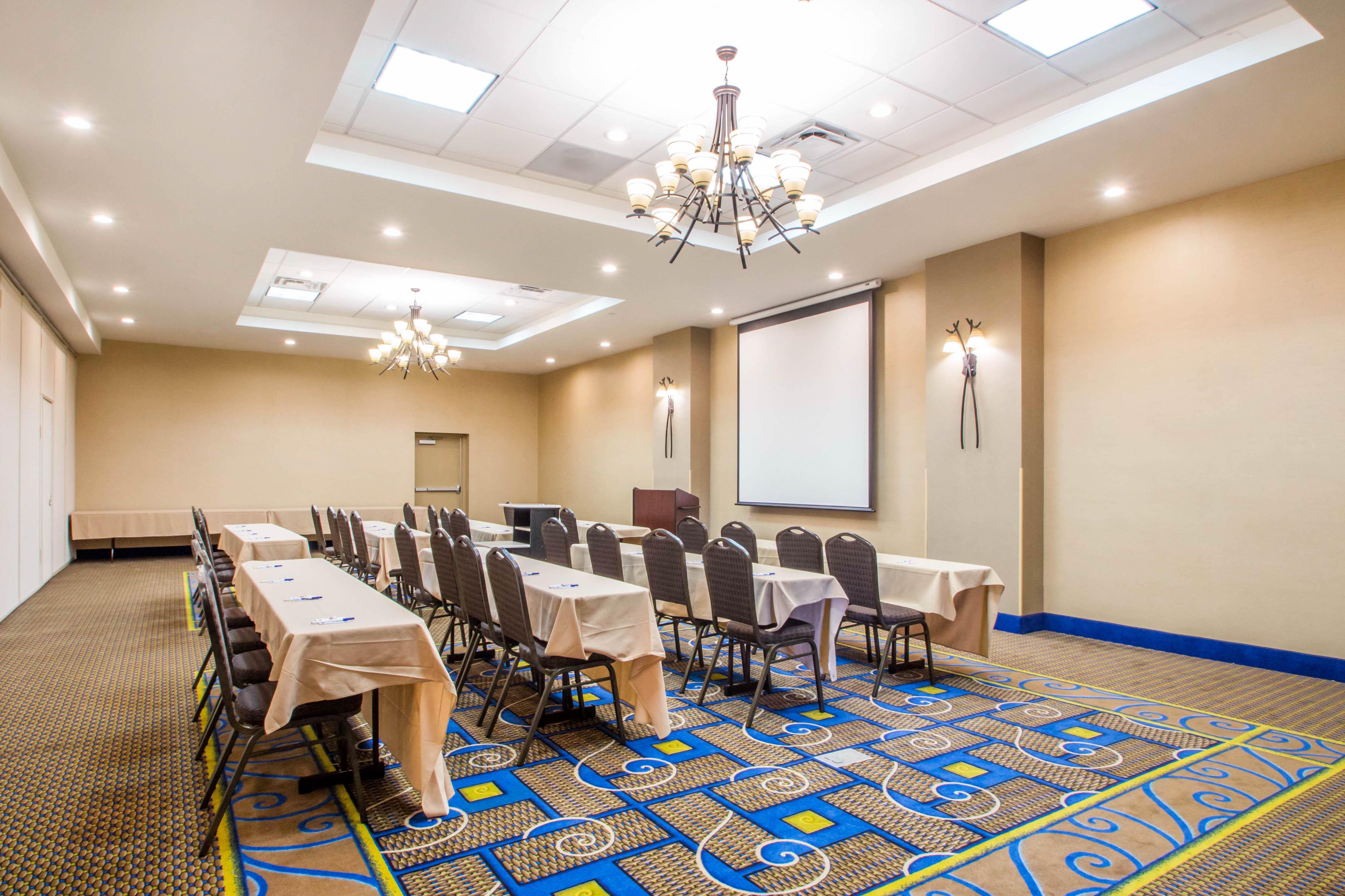 Holiday Inn Express & Suites - Albany Airport - Wolf Road By Ihg Zewnętrze zdjęcie