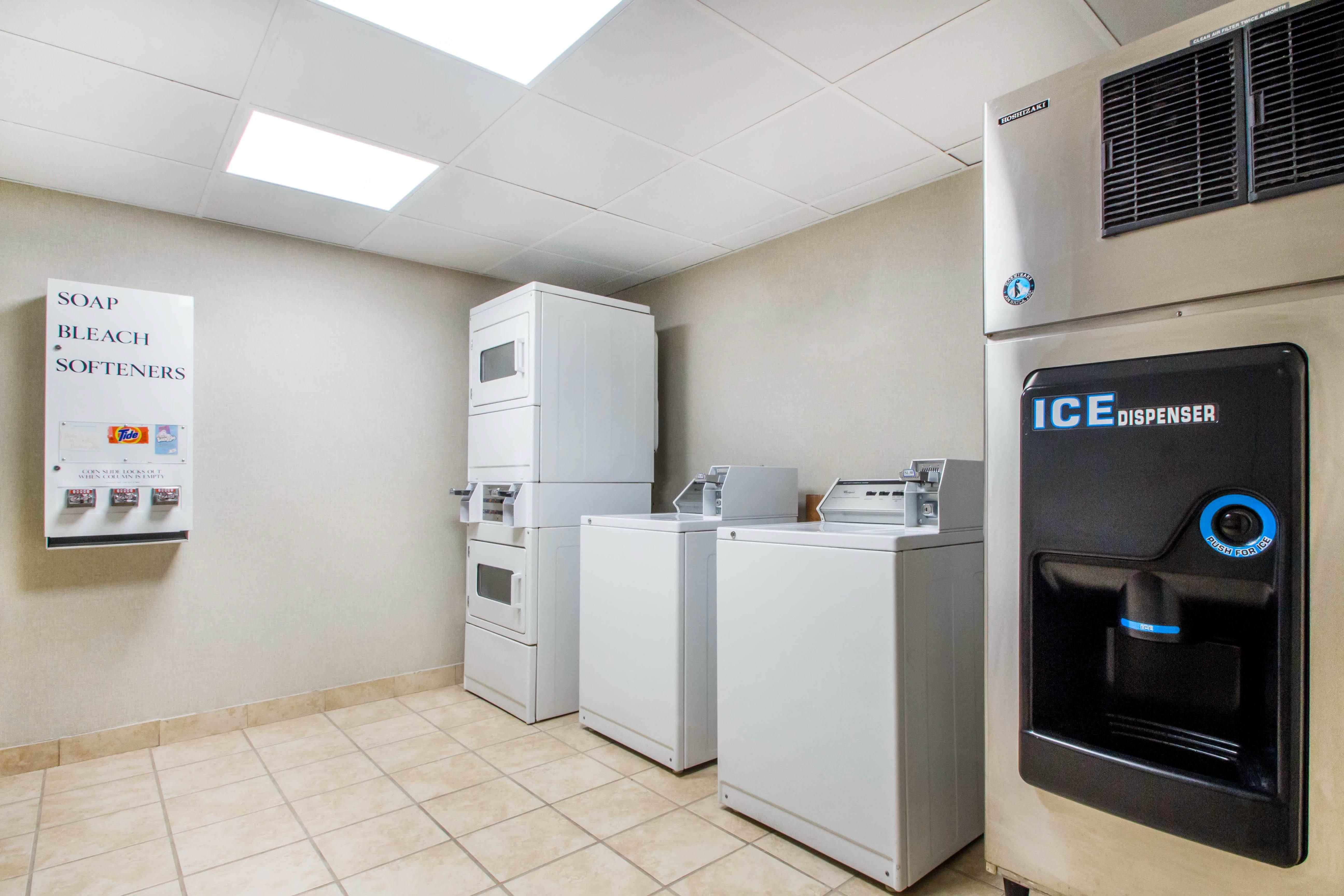 Holiday Inn Express & Suites - Albany Airport - Wolf Road By Ihg Zewnętrze zdjęcie