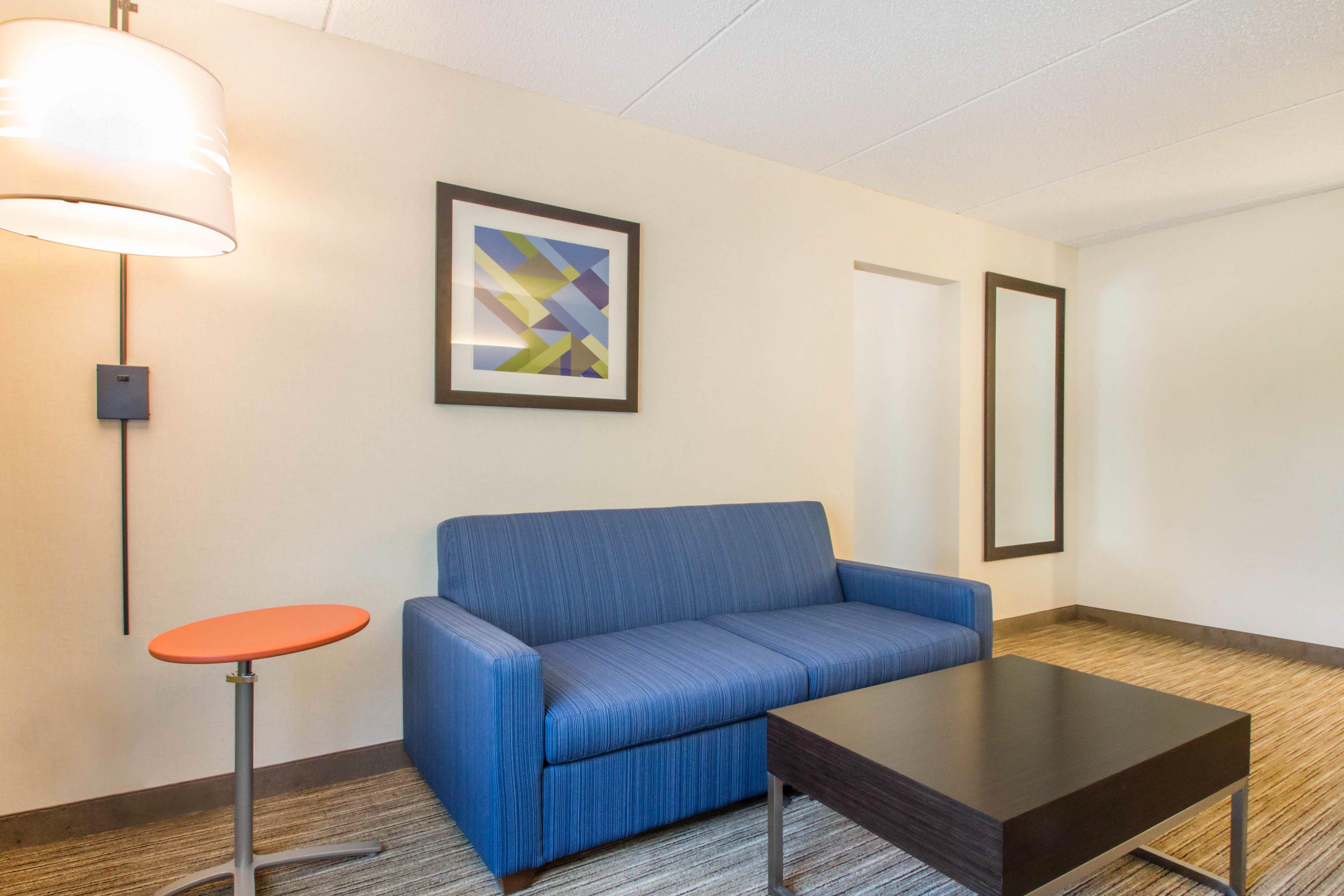 Holiday Inn Express & Suites - Albany Airport - Wolf Road By Ihg Zewnętrze zdjęcie