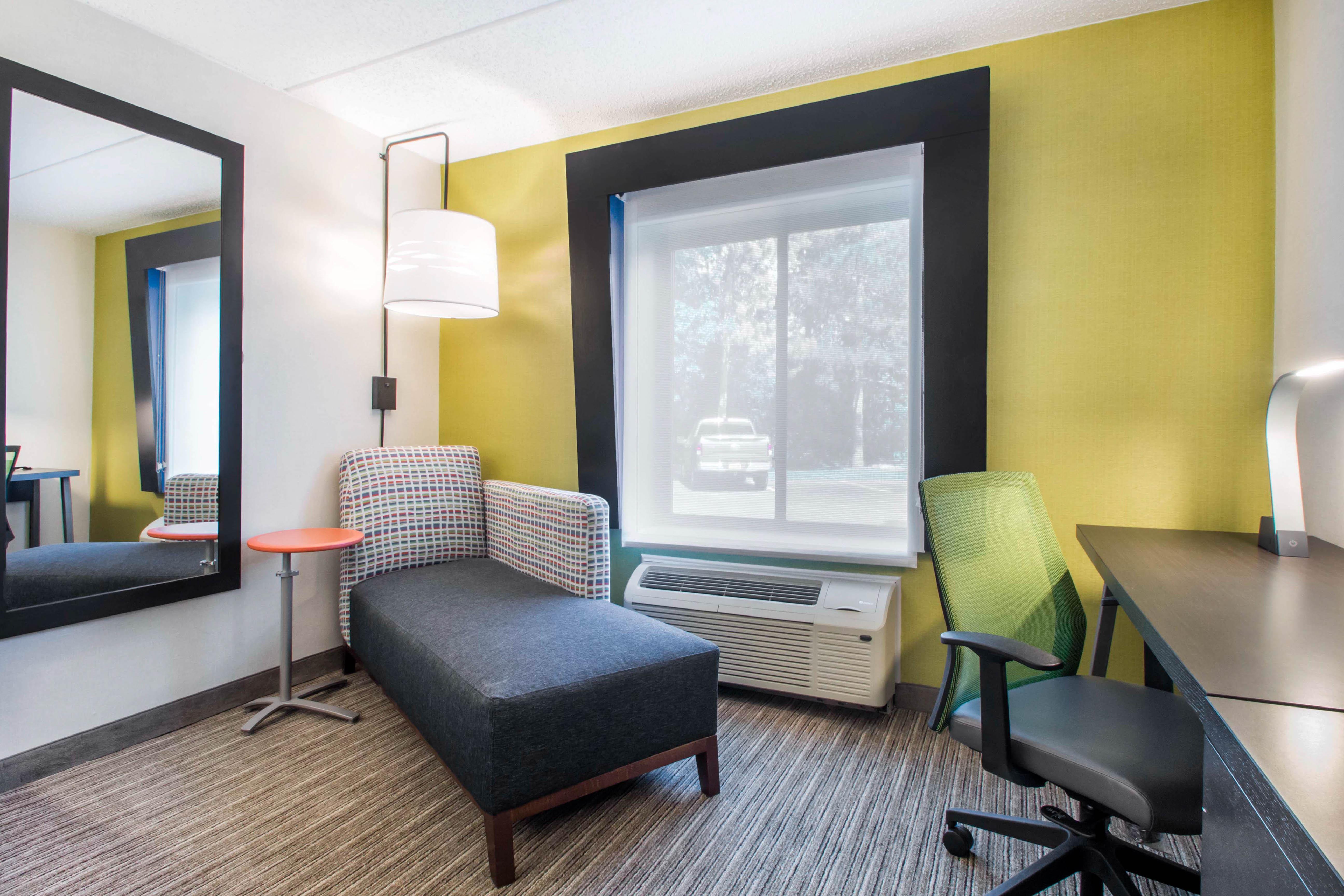 Holiday Inn Express & Suites - Albany Airport - Wolf Road By Ihg Zewnętrze zdjęcie