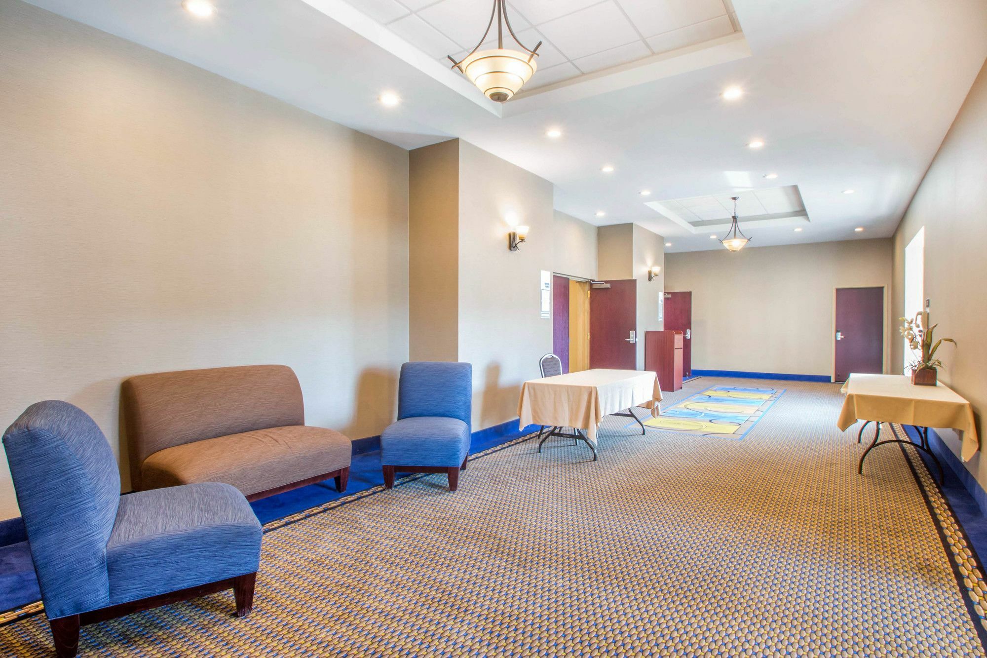 Holiday Inn Express & Suites - Albany Airport - Wolf Road By Ihg Zewnętrze zdjęcie